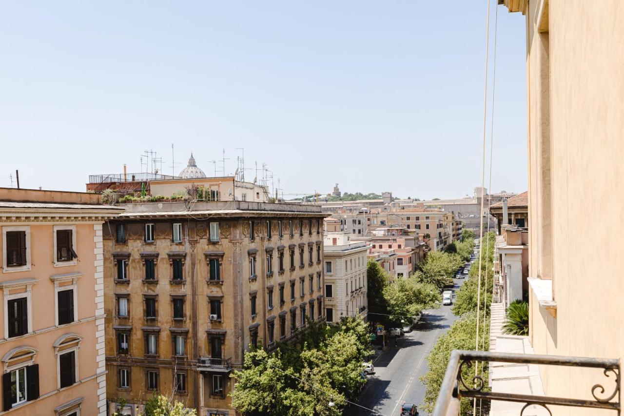 Elegante E Classico Attico Con Terrazzo Privato Vicino Al Vaticano Apartment Rome